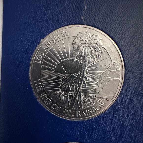 1981 Los Angeles Bicentennial Birthday Dollars Collection 6 Coin Set - Picture 16 of 16